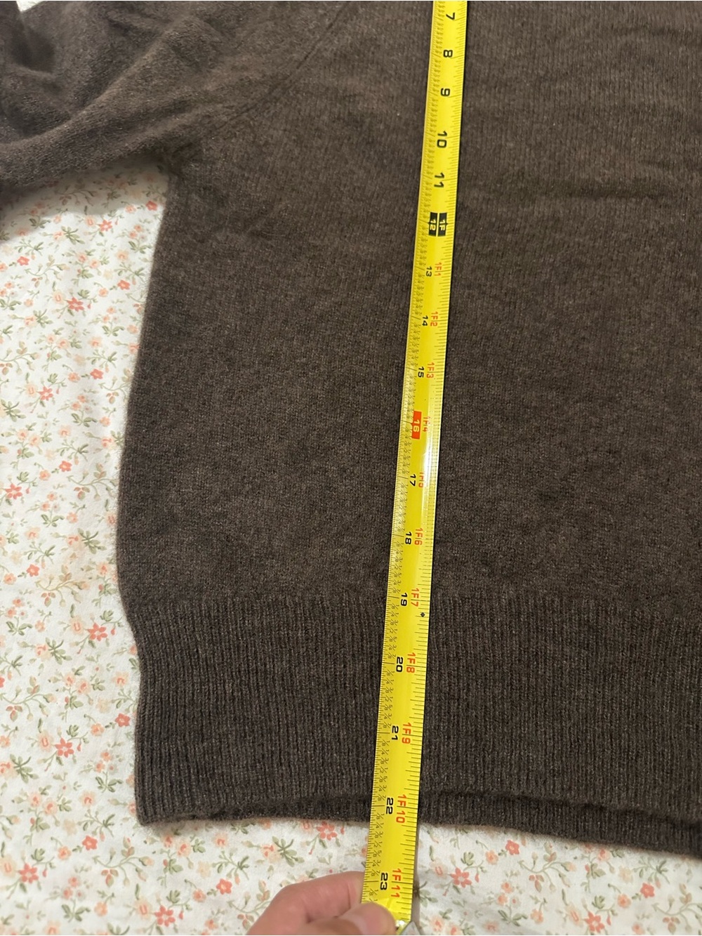 Women's Brown boatneck Sweater size small - Picture 9 of 10